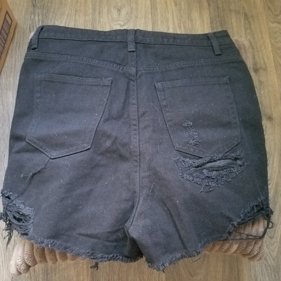 Missguided Jean Shorts - Picture 2 of 3